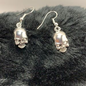 🖤🖤🖤Skeleton Head Halloween Earrings ☠️☠️☠️